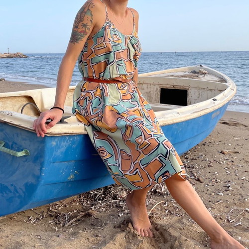 Light dress with abstract print like new, vintage style