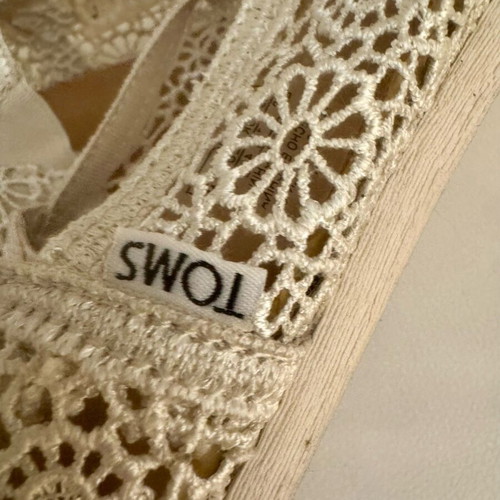 Дамски обувки Toms номер 41 употребявани, бели балерини