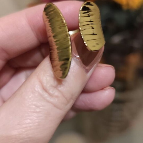 Impressive embossed ring new, gold color stainless steel