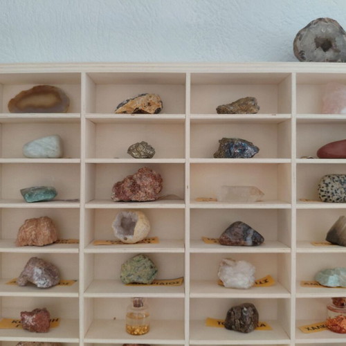 Mineral and semiprecious stone collection like new