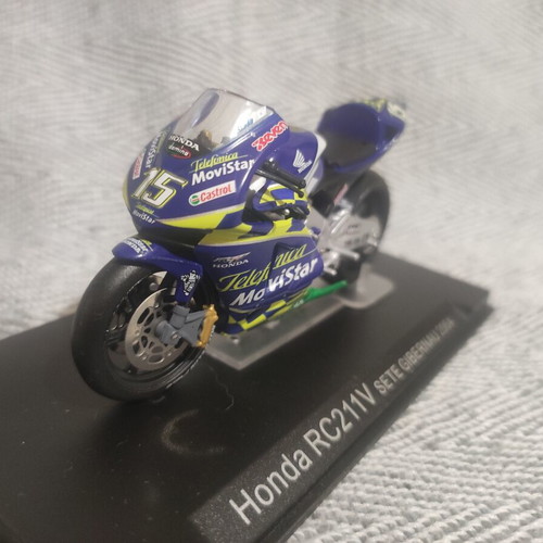 Honda RC211V 1:24 metal miniature new in box