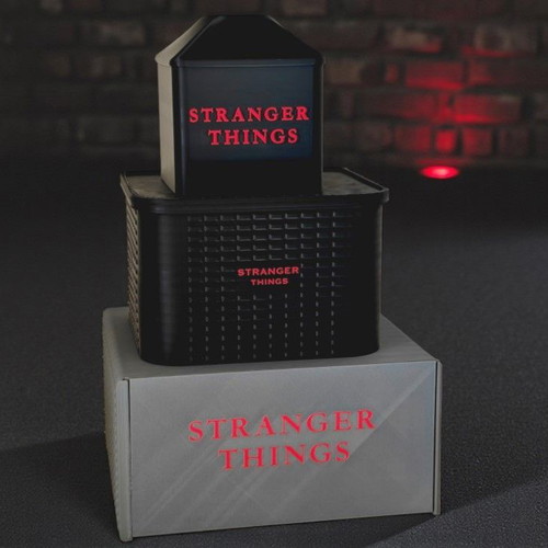 Stranger Things Chess Set and Figures New