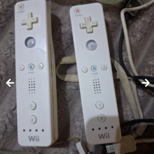 Nintendo Wii RVL-001 console with controllers and power supply