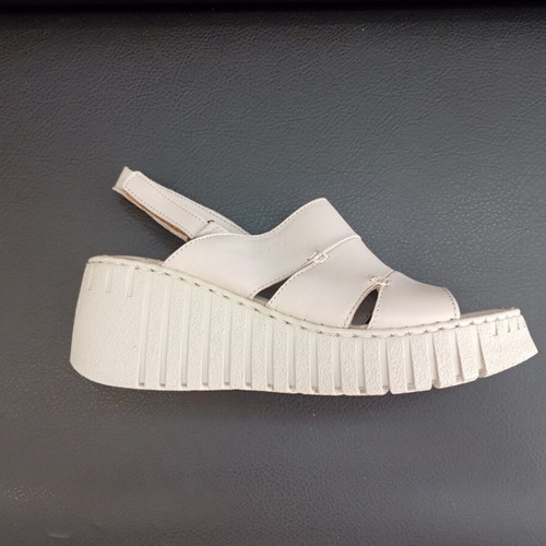 Platform sandals new, genuine leather inside and out, comfortable