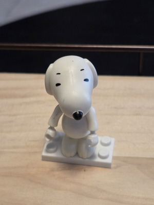Φιγούρα Snoopy Lego σαν καινούργια, πολύ μικρή