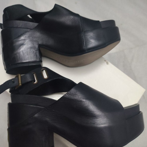 Luca Valentini black leather platform sandals size 38