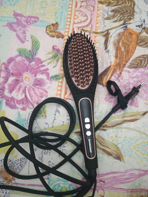 Hair straightener used, minimally used