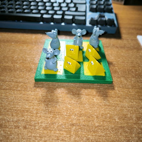 Tic Tac Game with Mice and Cheese Cubes in Excellent Condition