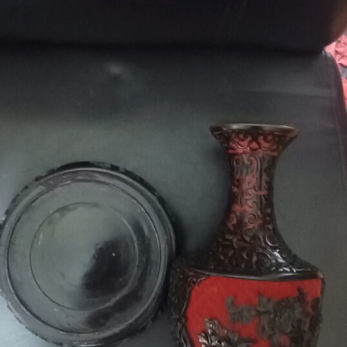 Chinese lacquer set with vase, 2 small jars and plate like new
