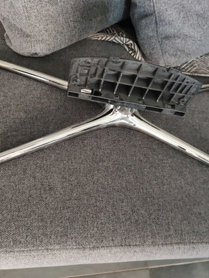 Samsung BN96-25548A Quad Stand TV base used, chrome silver