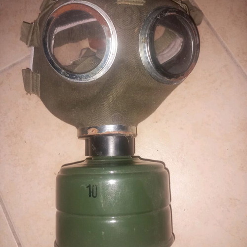 Army gas mask like new