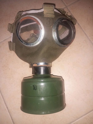 Army gas mask like new