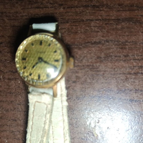 Chaika watch 17 jewels like new, gold