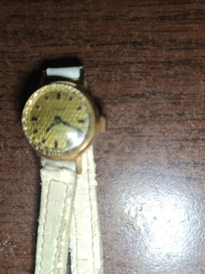 Chaika watch 17 jewels like new, gold