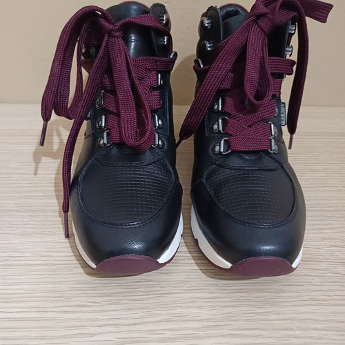 Pikolinos leather ankle boots like new, size 39, black and red