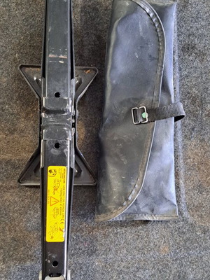 Car jack set for 4x4 used