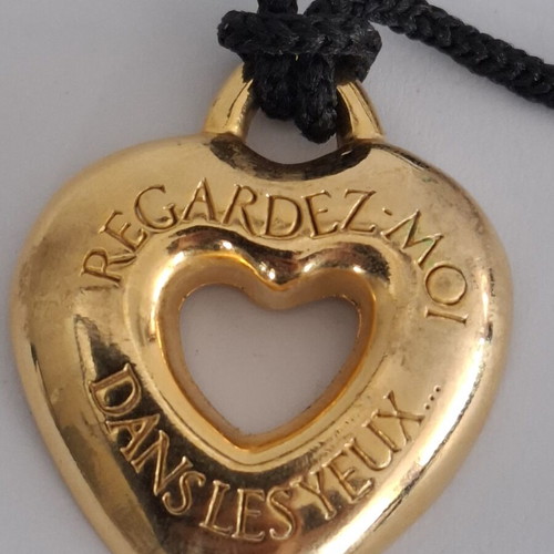 Wonderbra vintage heart pendant gold, like new