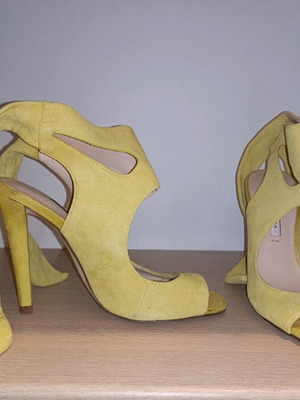 Zara yellow platform sandals size 36 like new