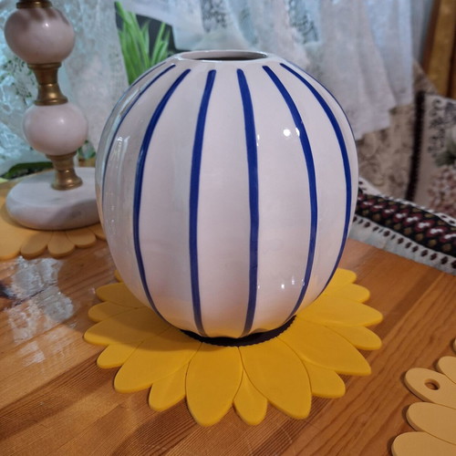 Polish porcelain vase new, 16 cm high, 15 cm diameter