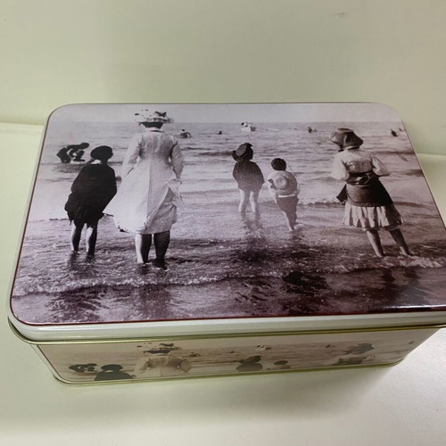 Decorative metal box with beach image new 10x7x5cm