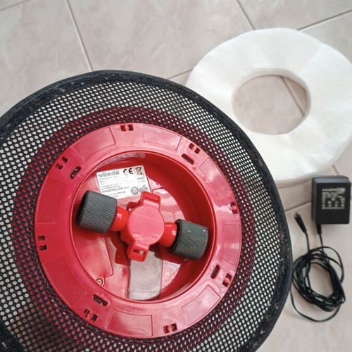 Vileda electronic vacuum cleaner with charger and 12 cloths