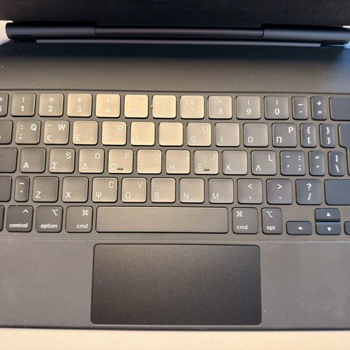Apple iPad Magic Keyboard black Greek layout like new with trackpad