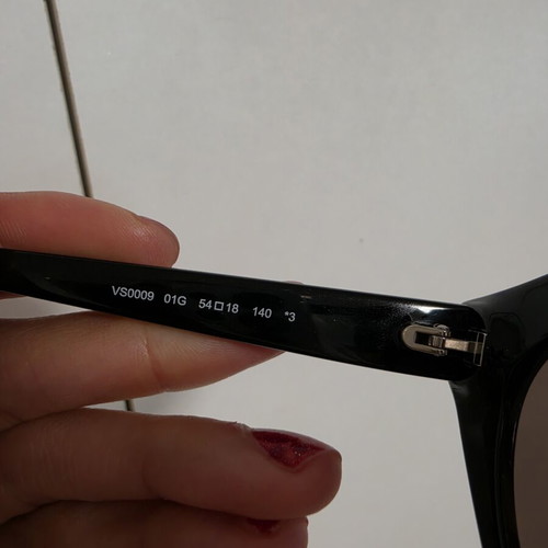 Sunglasses Victoria's Secret like new, gold mirror lenses, black frame