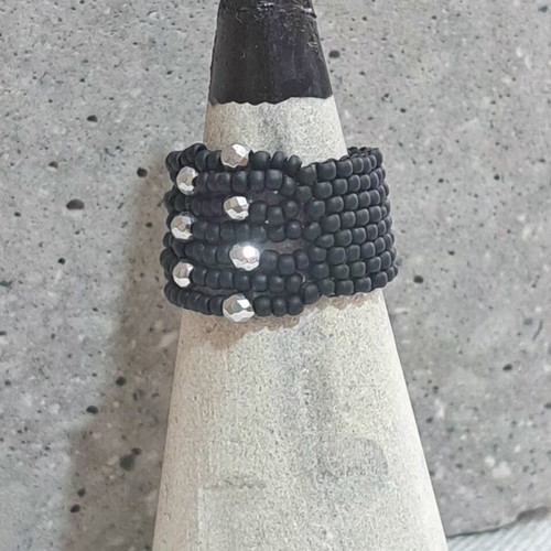 Handmade ring with black matte and silver polyhedral beads