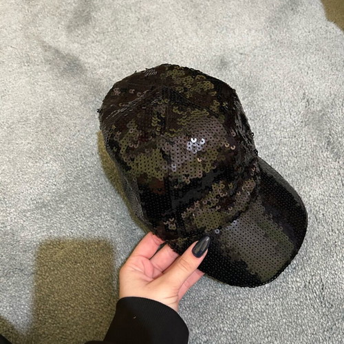 Sequin hat like new, black
