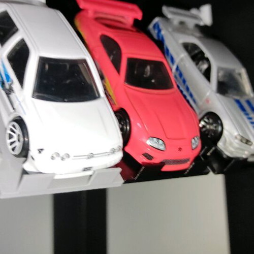Hot Wheels bases new, stand