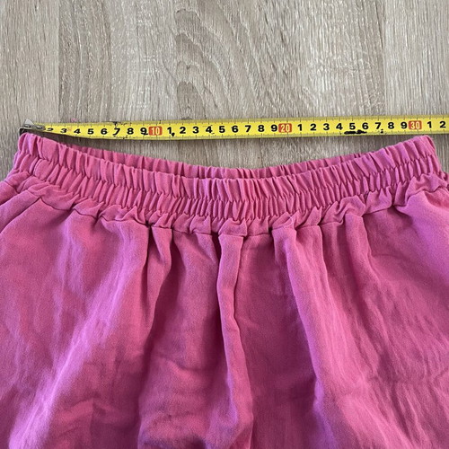 Fuchsia shirt and linen-type shorts set, like new, one size