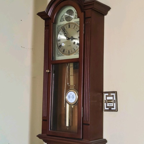 Vintage wooden Tempus Fugit wall clock like new, 31 Day mechanism