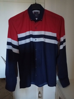 Men's Slim Fit Shirt like new, size L, blue and red