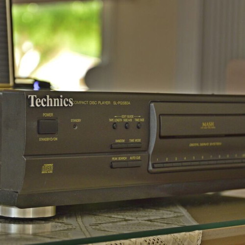 Technics SL-PG580A CD player with analog RCA output