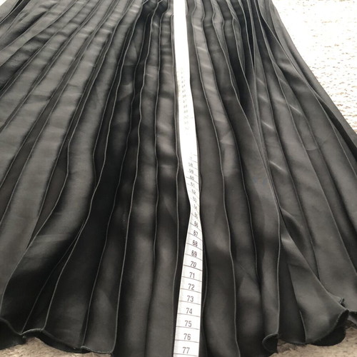 Luisa Cerano pleated skirt black like new, size XL