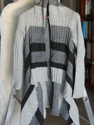 Knitted cardigan used long asymmetrical without buttons, black and gray