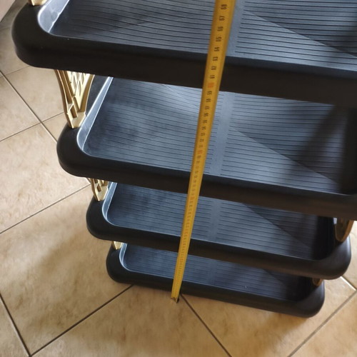 Shoe rack with 5 large shelves