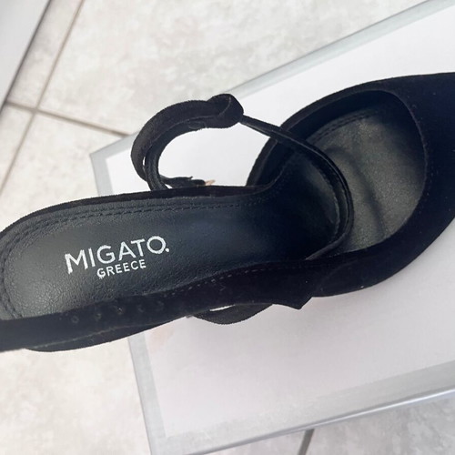 Migato velvet black pumps new with thin 11.5 cm heel