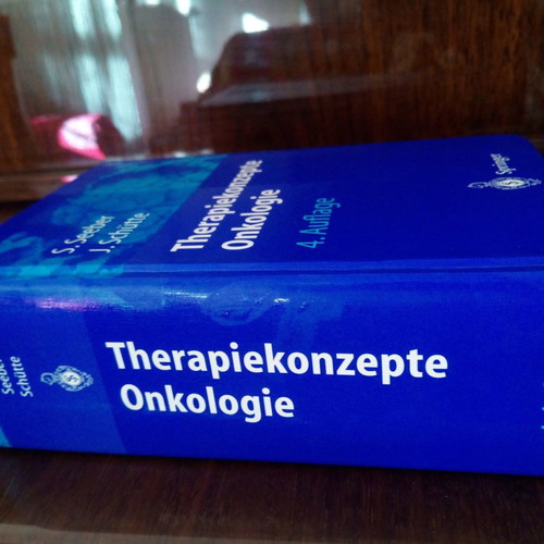 Therapiekonzepte Onkologie book like new, German language