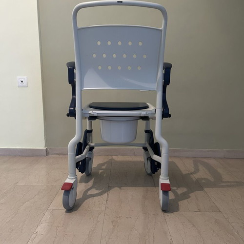 Robotec bath wheelchair