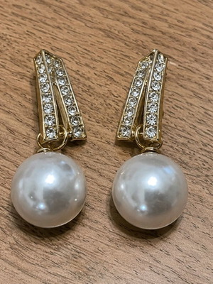 Elegant earrings with pearl and rhinestones new