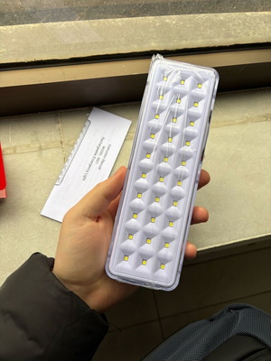 Φως Led έκτατης ανάγκης αχρησιμοποίητο