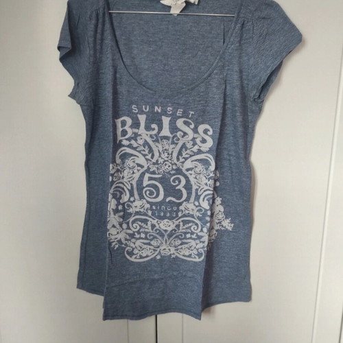 H&M t-shirt like new, blue with denim design, size M