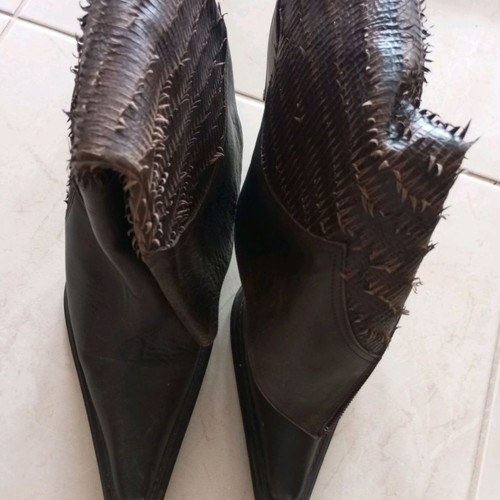 Leather boots brown size 39 like new, authentic