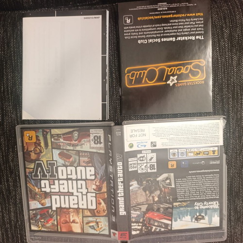 Grand Theft Auto IV PS3 game with map
