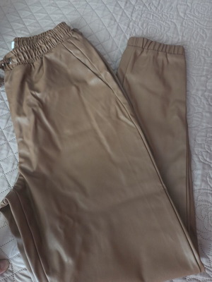 Γυναικείο παντελόνι Pull & Bear μέγεθος S καινούργιο, μπεζ και καφέ