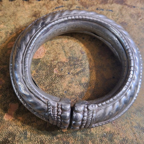 Oriental bracelet used, gray silver