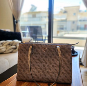Guess Γυναικεία Latte Τσάντα Ώμου Μπεζ SL900623