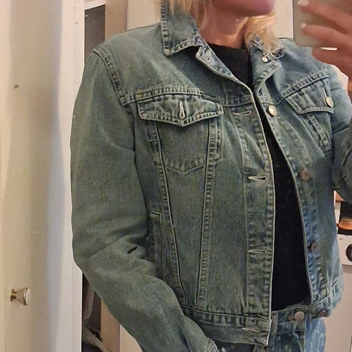 Denim jacket used, size Small, blue, very good condition