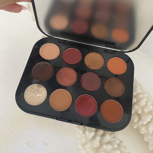 Mac eyeshadow palette like new, nude and warm shades